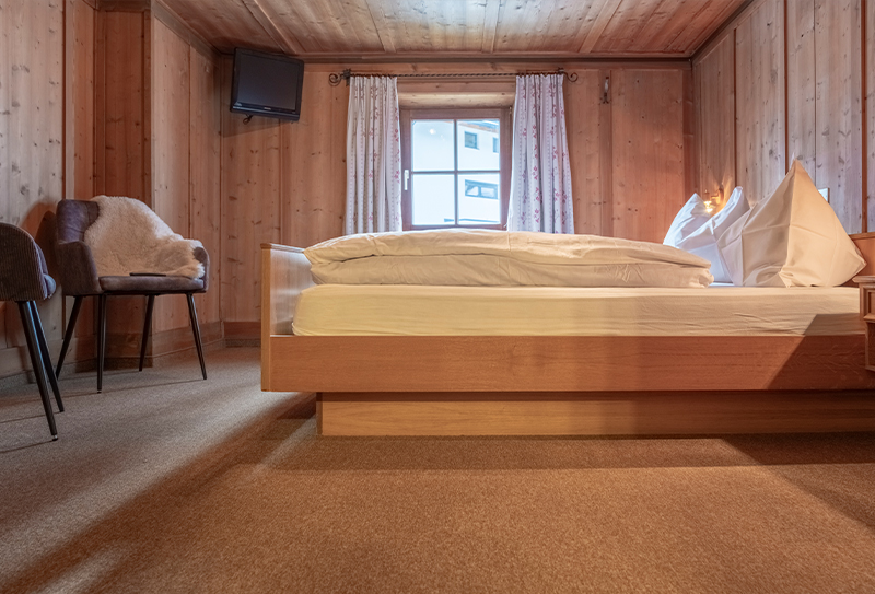 Oboluckna-bnb-zimmer-apartment-Zimmer-Bergstation1