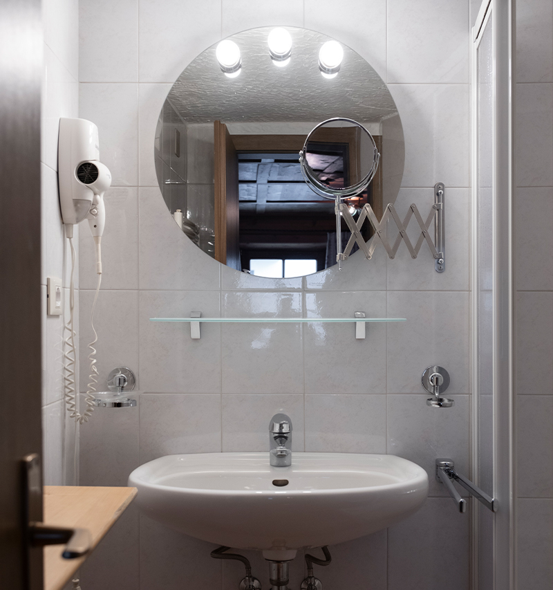 Oboluckna-bnb-zimmer-apartment-Zimmer-Bergstation2